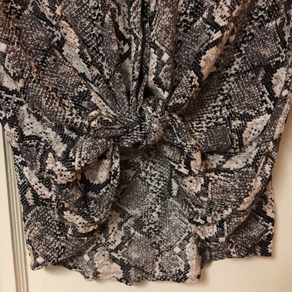 Hippie Rose Snake Reptile Print Utility Roll-Tab Shirt Blouse Top Black White S - Picture 7 of 11